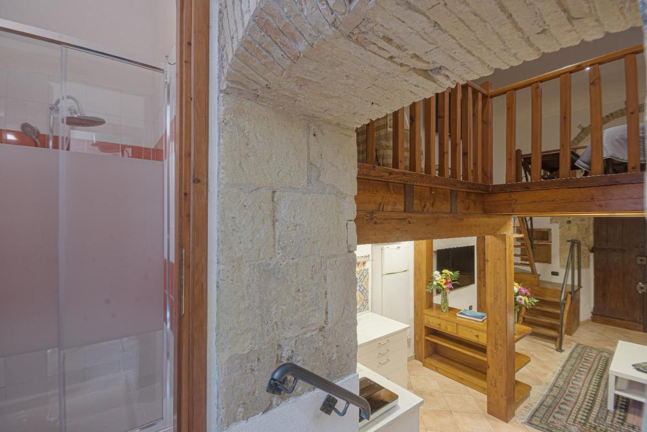 Right House - Small Garden In Old Town - Historical Castle District Cagliari Eksteriør billede